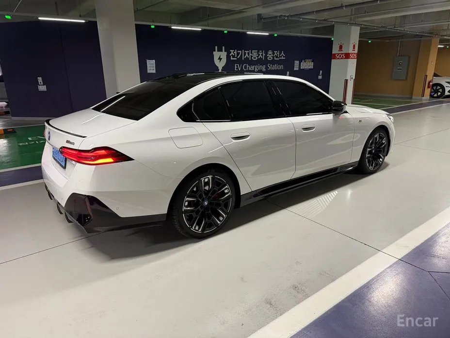 BMW i5 2023 M60 xDrive