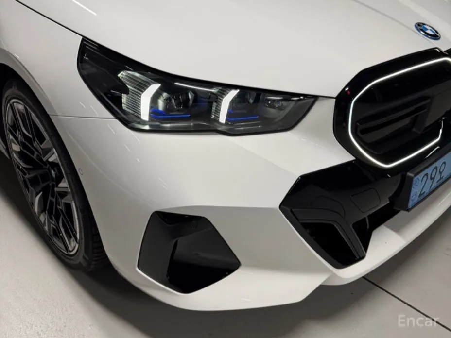 BMW i5 2023 M60 xDrive