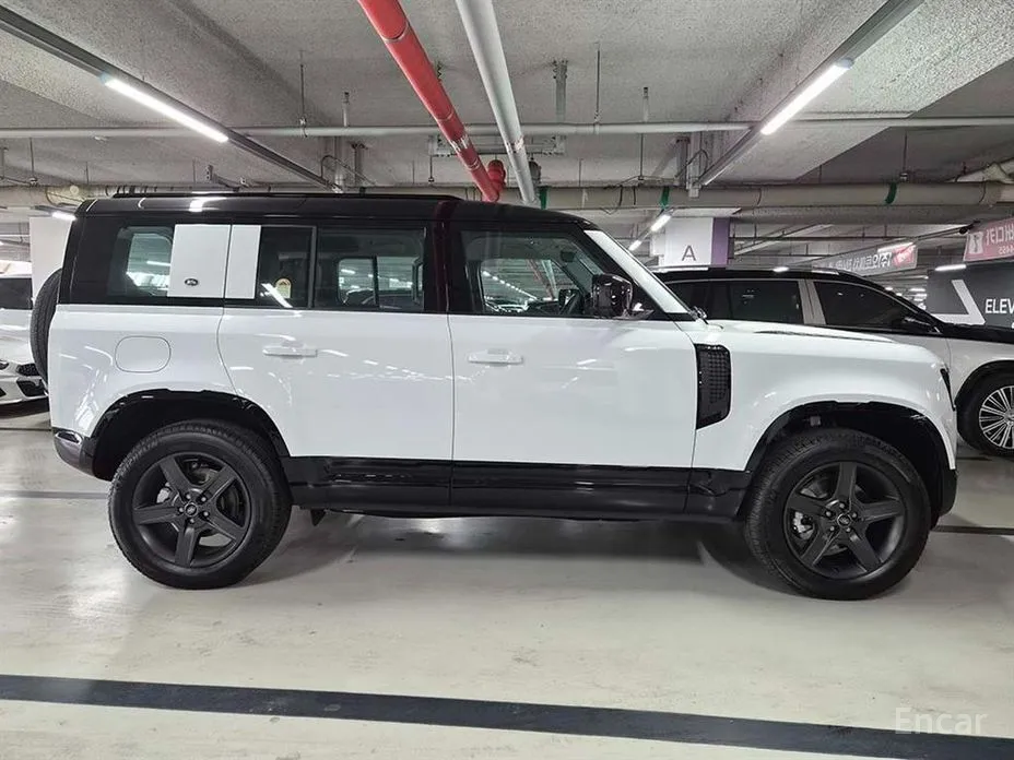 Land Rover Defender 2020 110 P300 X-Dynamic SE