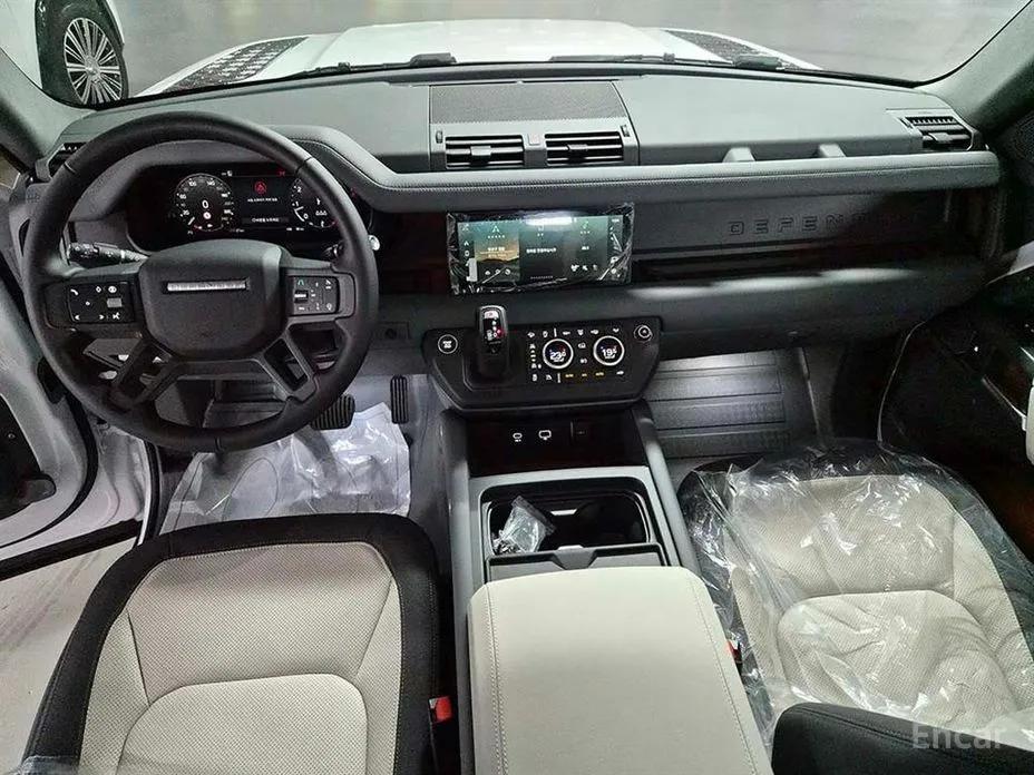 Land Rover Defender 2020 110 P300 X-Dynamic SE