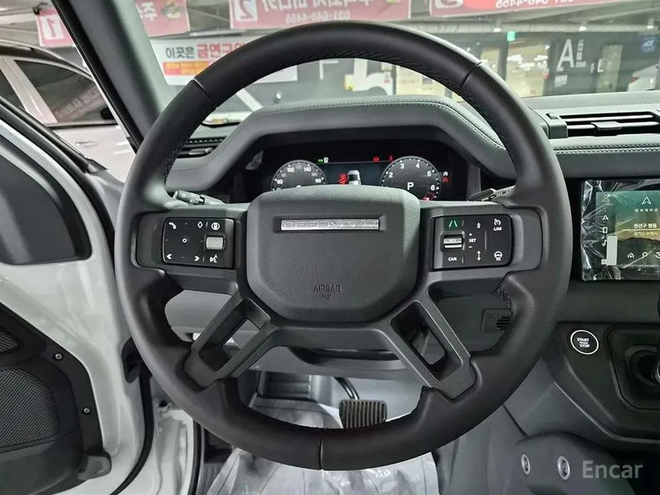 Land Rover Defender 2020 110 P300 X-Dynamic SE