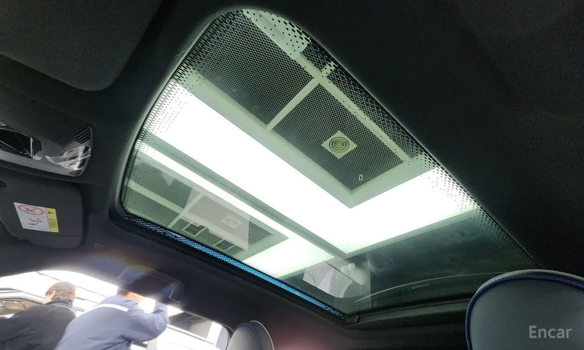 Mini Cooper 2025 SE Favoured