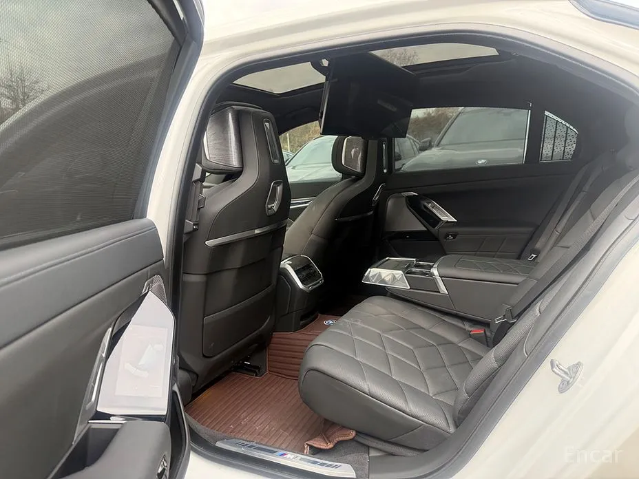 BMW i7 2022 eDrive 50 M Sport