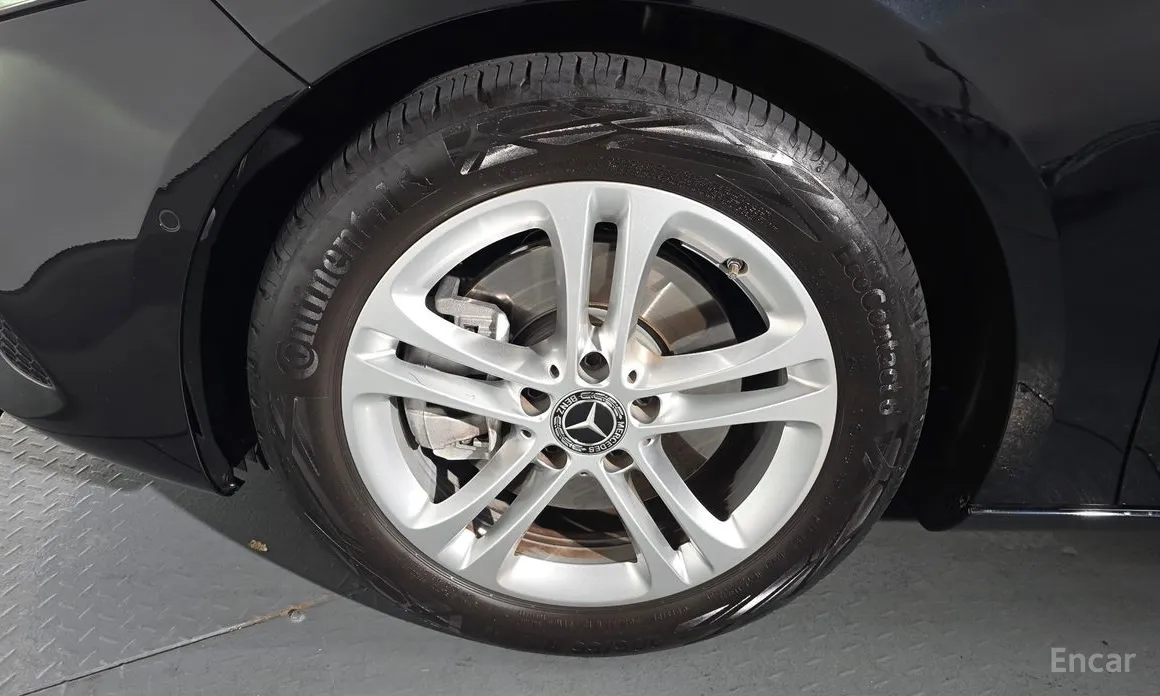 Mercedes-Benz A-Class 2019 A220 Hatchback