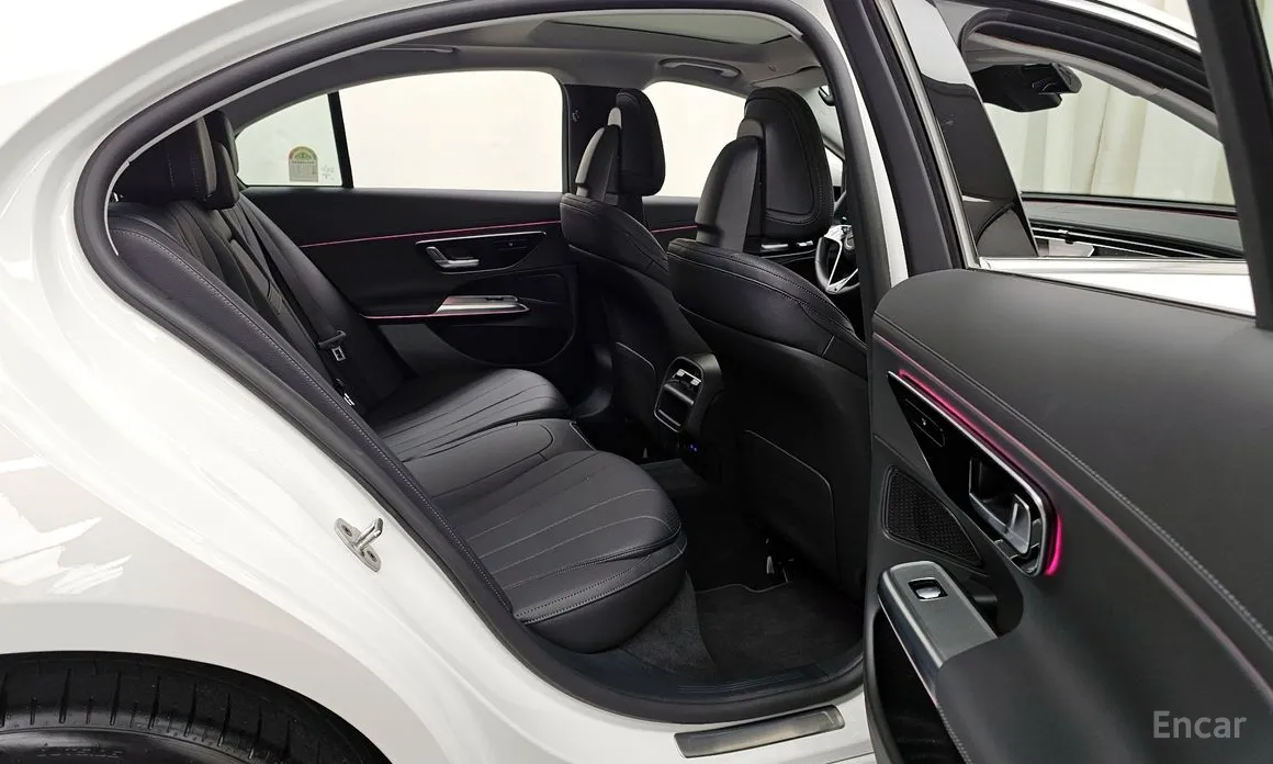 Mercedes-Benz E-Class 2024 E220d 4MATIC Exclusive