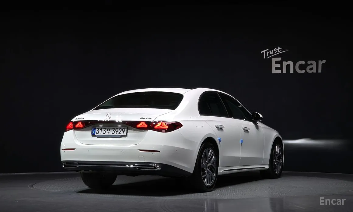 Mercedes-Benz E-Class 2024 E220d 4MATIC Exclusive