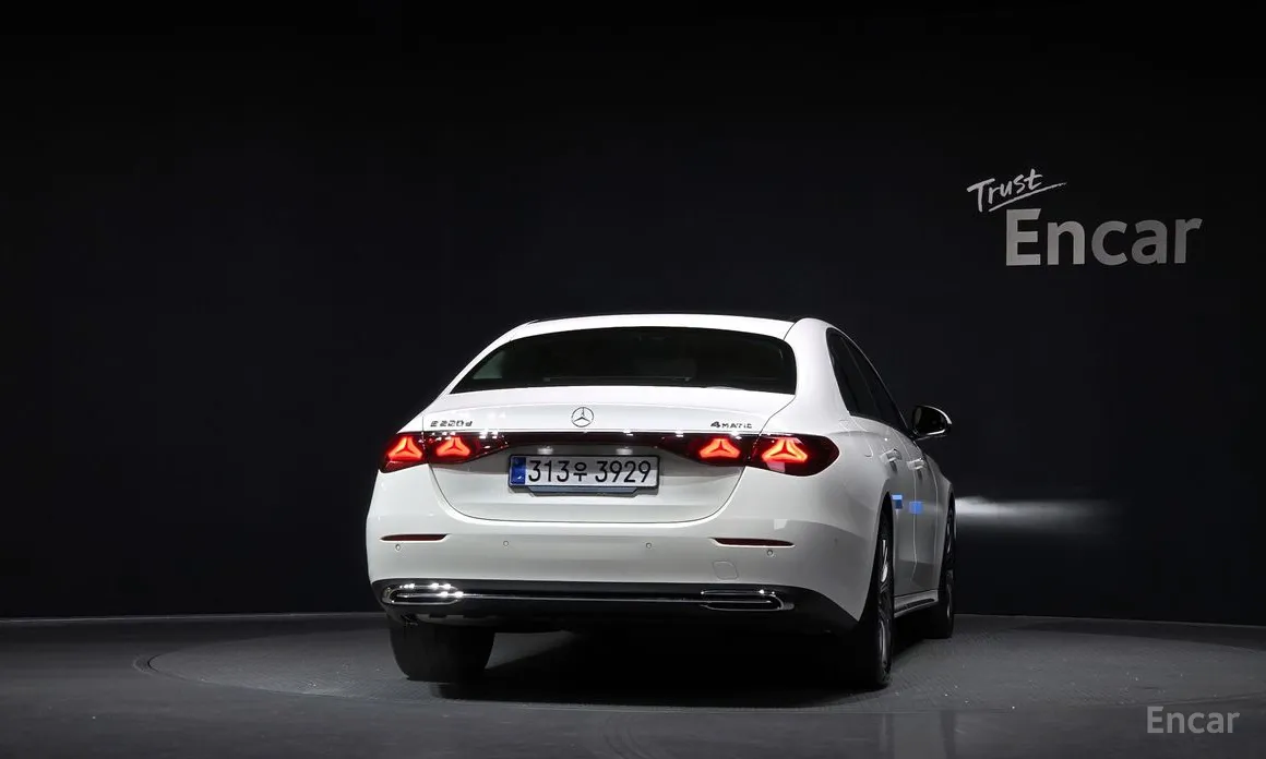 Mercedes-Benz E-Class 2024 E220d 4MATIC Exclusive