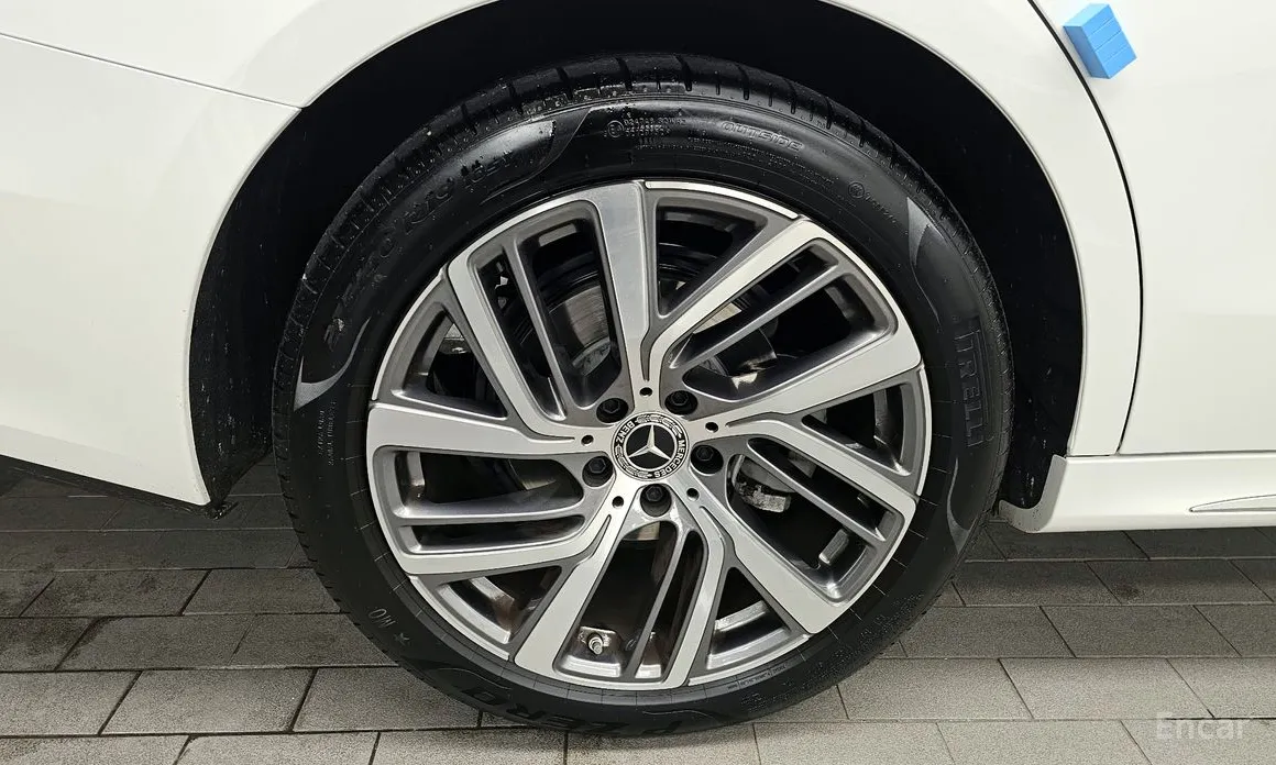 Mercedes-Benz E-Class 2024 E220d 4MATIC Exclusive