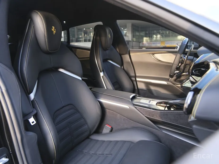 Ferrari Purosangue 2022 6.5 V12