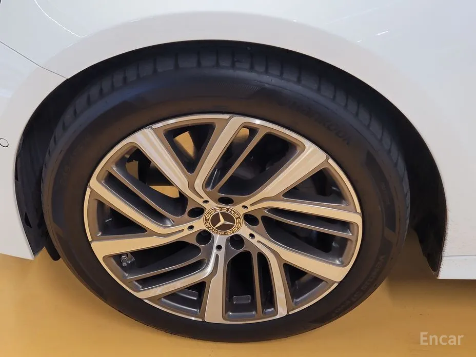 Mercedes-Benz E-Class 2024 E220d 4MATIC Exclusive