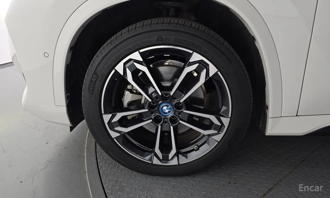 BMW iX1 2023 xDrive 30 M Sport