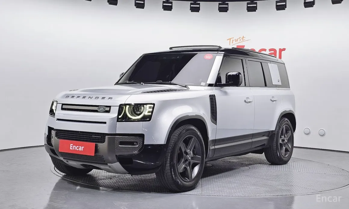 Land Rover Defender 2020 110 P300 X-Dynamic SE