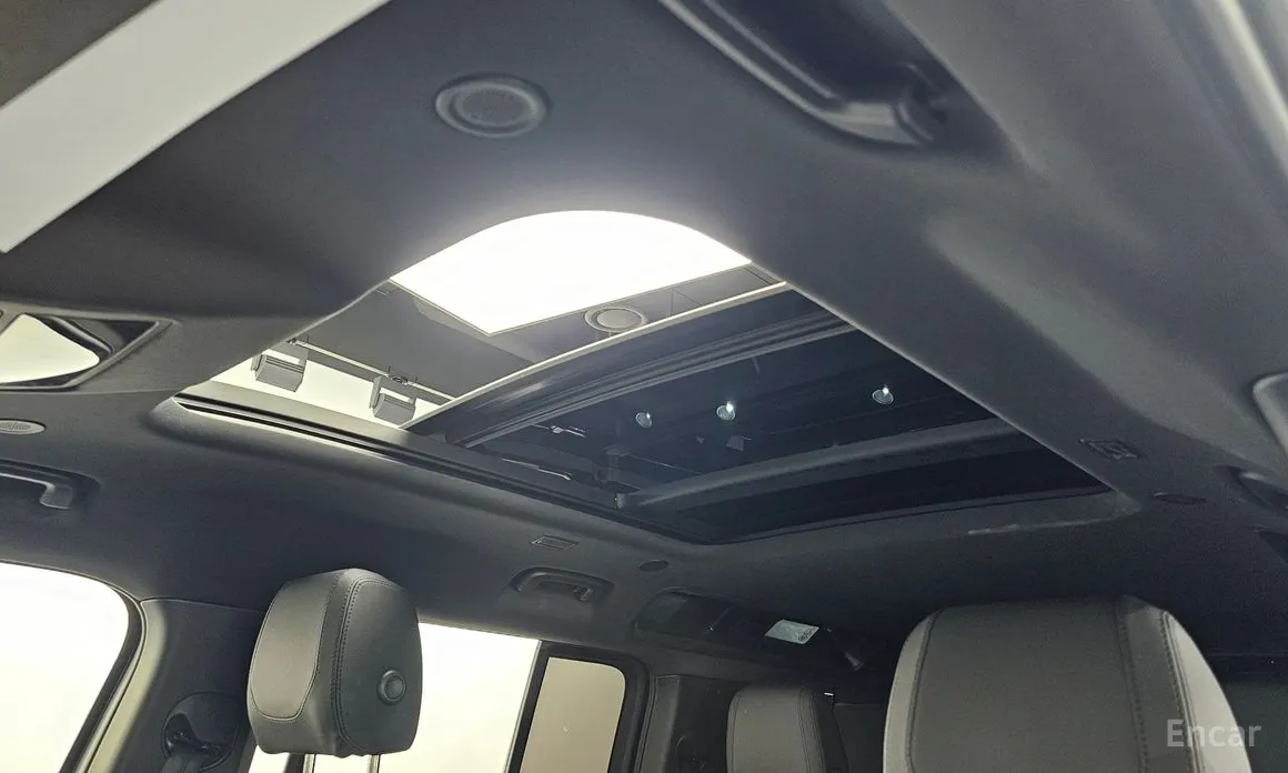 Land Rover Defender 2020 110 P300 X-Dynamic SE