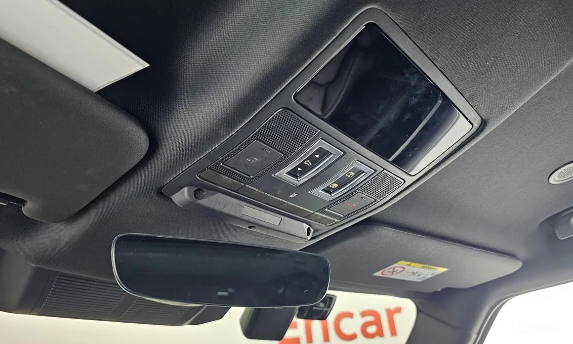 Land Rover Defender 2020 110 P300 X-Dynamic SE