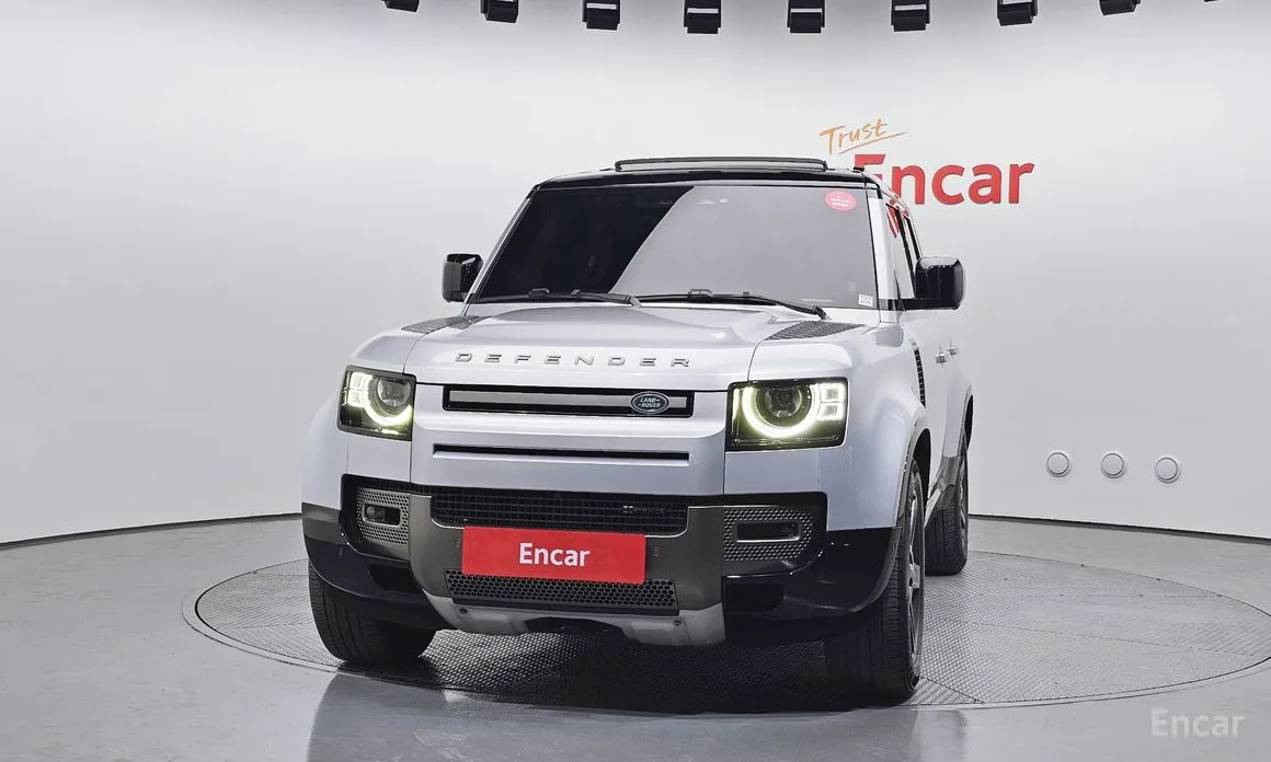 Land Rover Defender 2020 110 P300 X-Dynamic SE