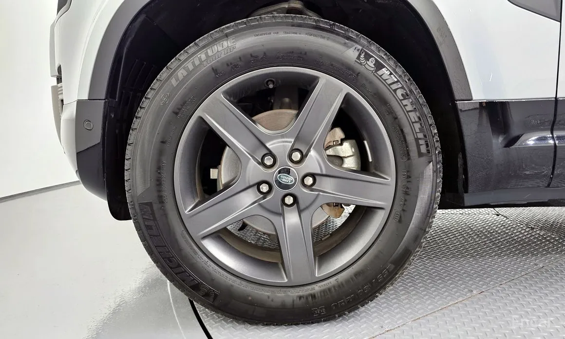 Land Rover Defender 2020 110 P300 X-Dynamic SE