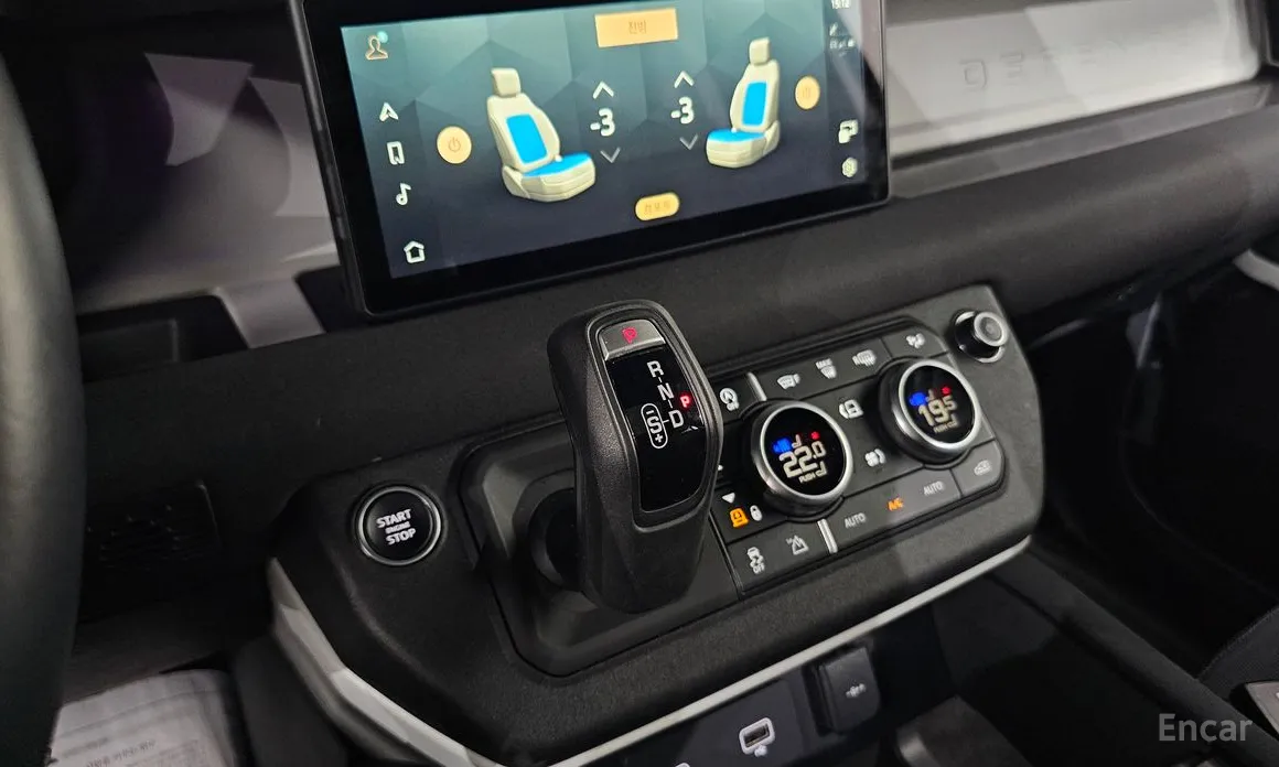 Land Rover Defender 2020 110 P300 X-Dynamic SE