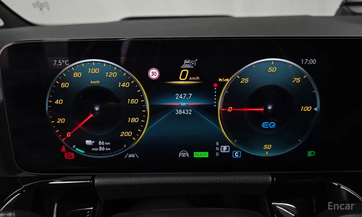 Mercedes-Benz EQA 2021 EQA250 AMG Line