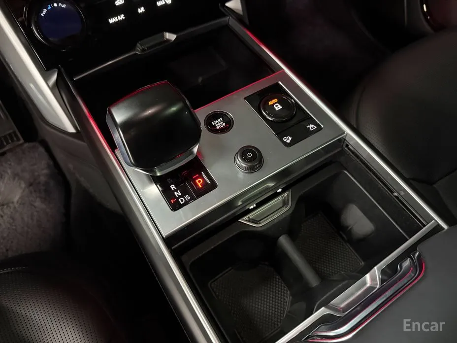 Land Rover Range Rover 2022 P530 SV Long Wheel Base