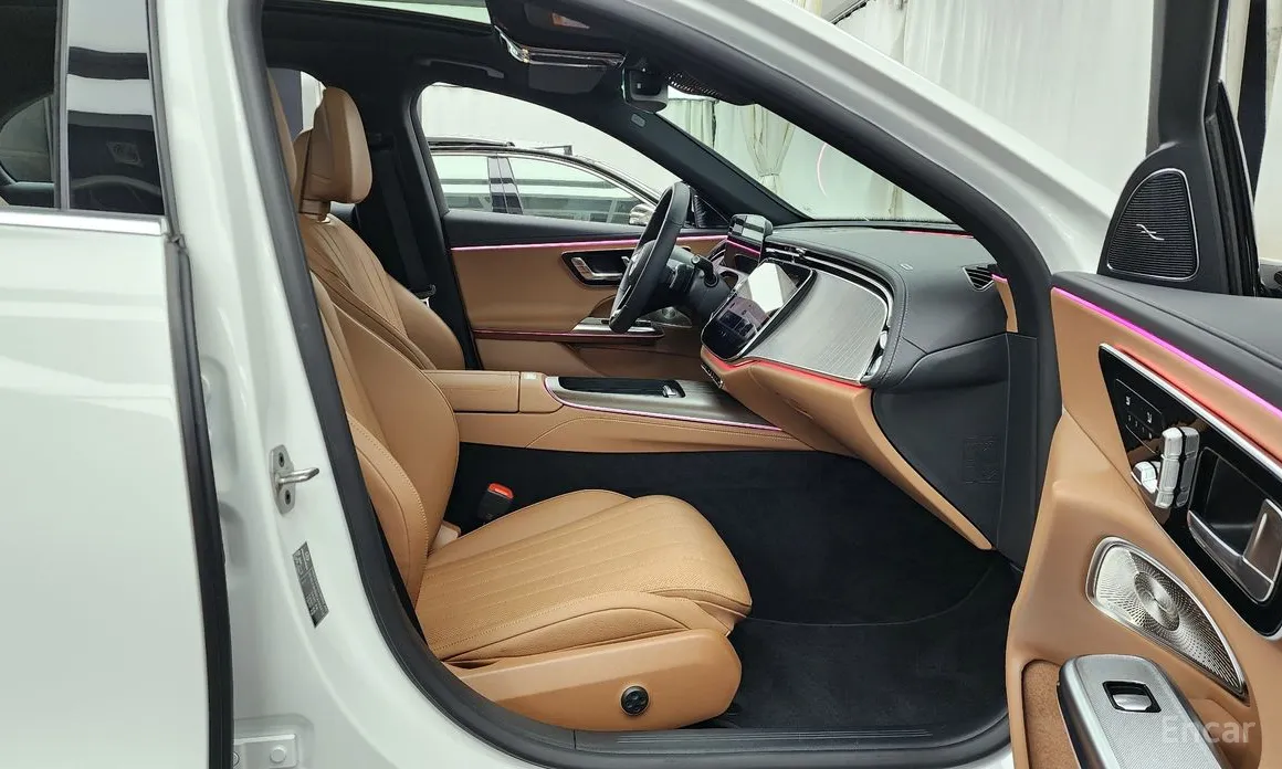 Mercedes-Benz E-Class 2024 E300 4MATIC Exclusive