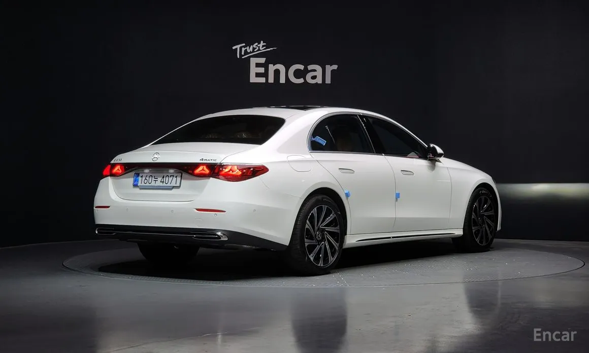 Mercedes-Benz E-Class 2024 E300 4MATIC Exclusive