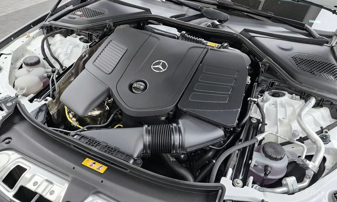 Mercedes-Benz E-Class 2024 E300 4MATIC Exclusive