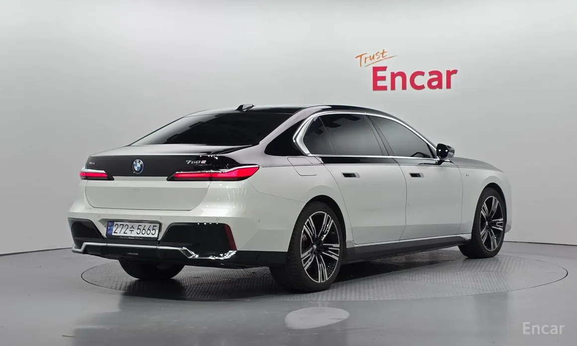 BMW 7 Series 2022 750e xDrive M Sport