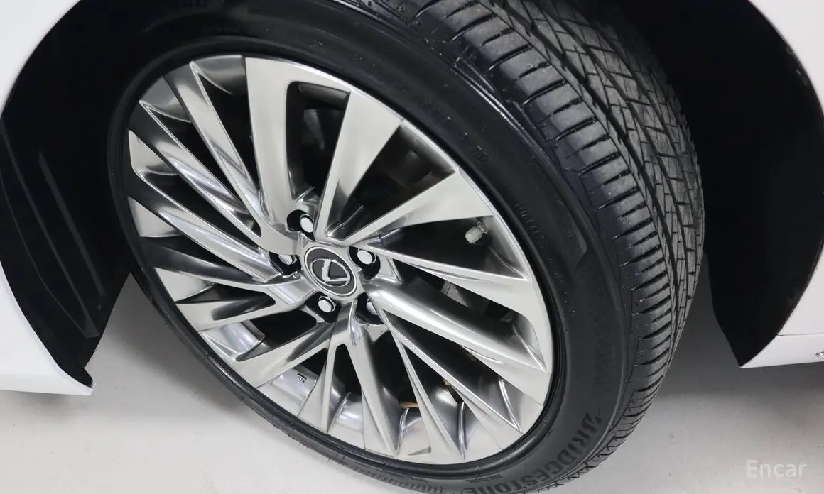 Lexus ES 2018 Luxury Plus