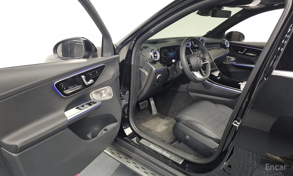 Mercedes-Benz GLC-Class 2023 GLC300 4MATIC AMG Line