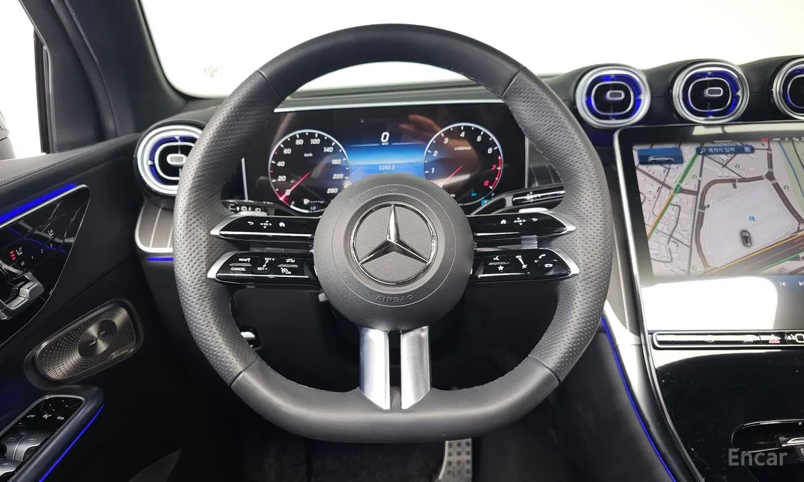 Mercedes-Benz GLC-Class 2023 GLC300 4MATIC AMG Line