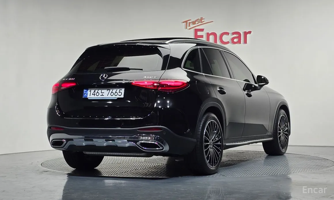 Mercedes-Benz GLC-Class 2023 GLC300 4MATIC AMG Line