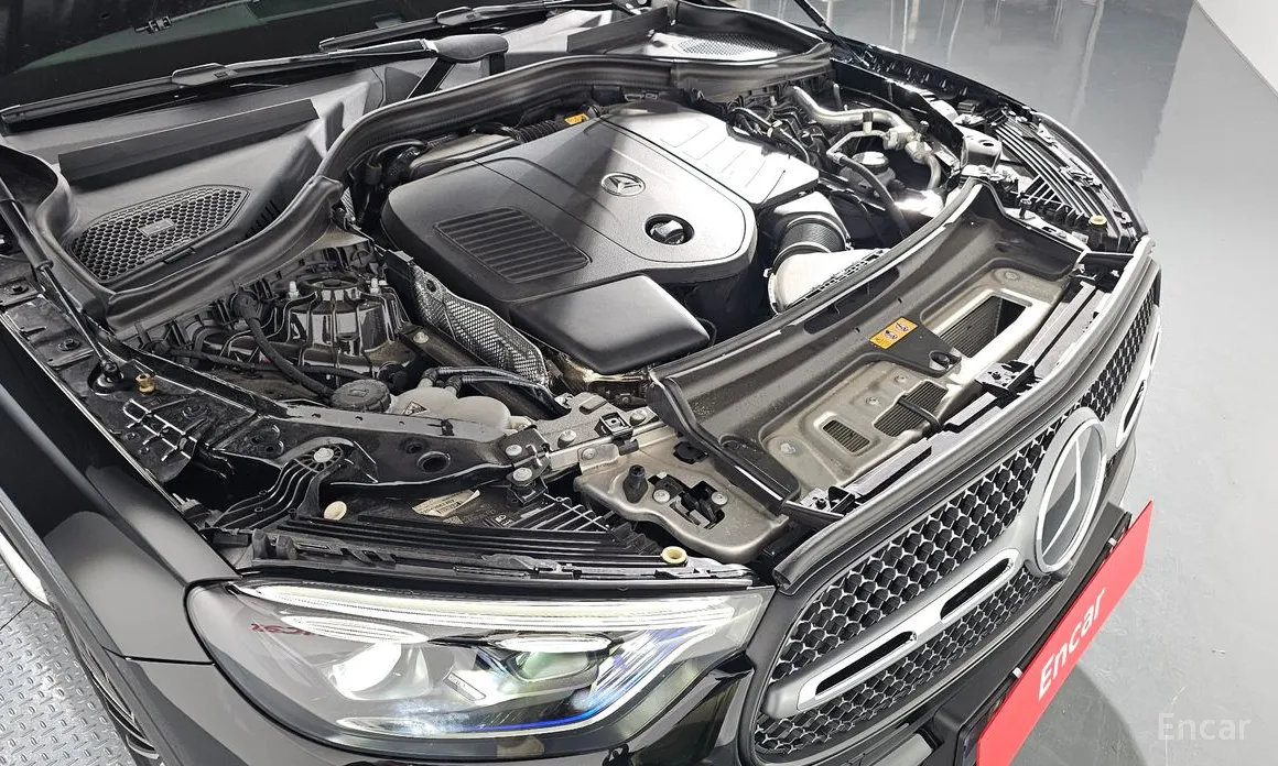 Mercedes-Benz GLC-Class 2023 GLC300 4MATIC AMG Line