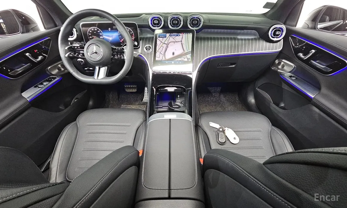 Mercedes-Benz GLC-Class 2023 GLC300 4MATIC AMG Line