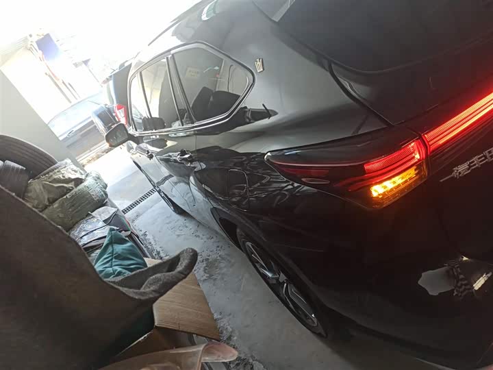 Toyota Crown Kluger 2024 2024款 2.5L HEV四驱豪华版