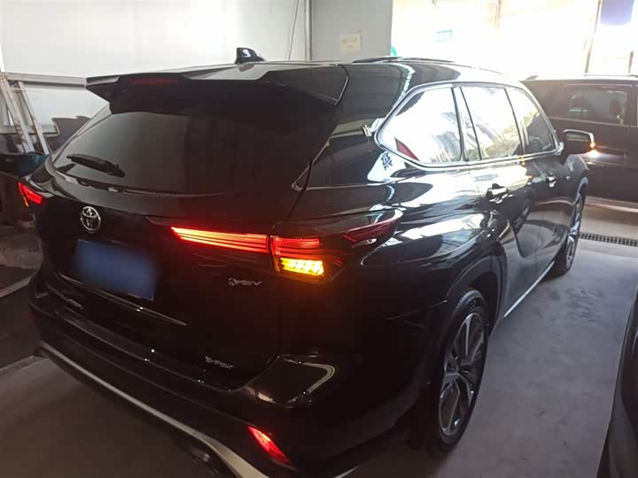 Toyota Crown Kluger 2024 2024款 2.5L HEV四驱豪华版