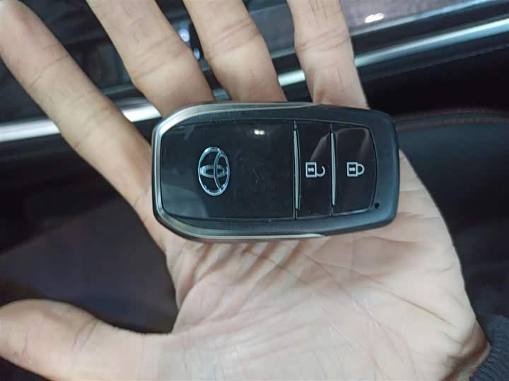 Toyota Crown Kluger 2024 2024款 2.5L HEV四驱豪华版