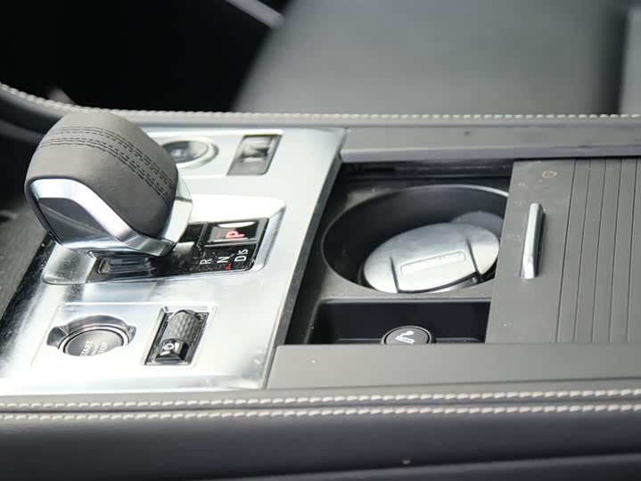 Jaguar F-Pace 2024 2024款 P250 R-Dynamic SE