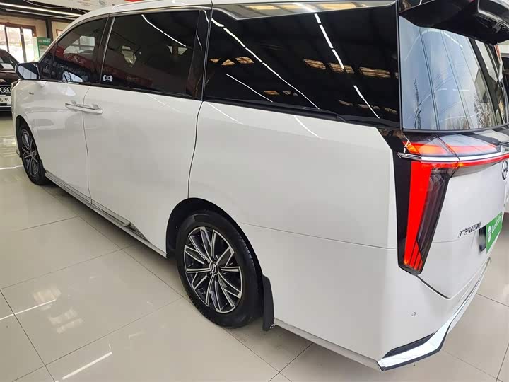 GAC Trumpchi M8 2024 2024款 大师系列 400T 至尊版