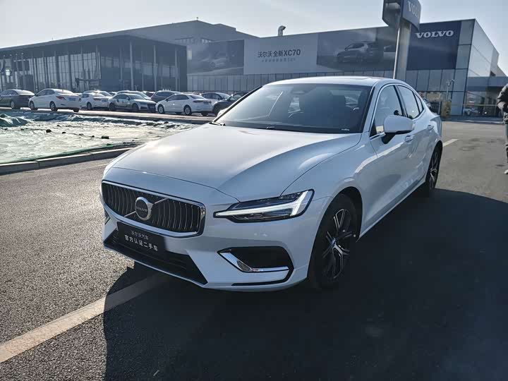 Volvo S60 2025 2025款 B4 智逸豪华版
