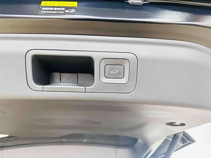 GAC Trumpchi E8 2024 2024款 荣耀系列 2.0L 荣耀版