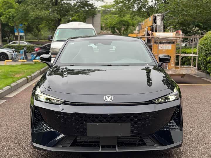 Changan UNI-V 2024 2024款 1.5T 尊贵型