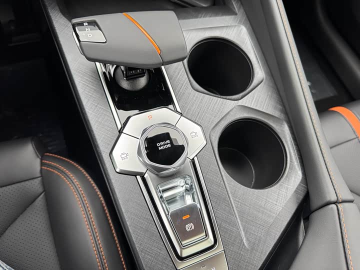 Changan UNI-V 2024 2024款 1.5T 尊贵型