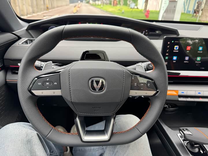 Changan UNI-V 2024 2024款 1.5T 尊贵型