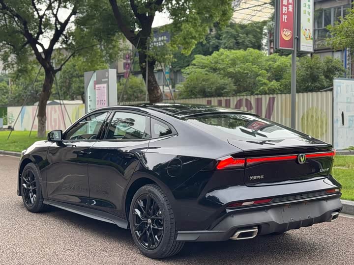 Changan UNI-V 2024 2024款 1.5T 尊贵型