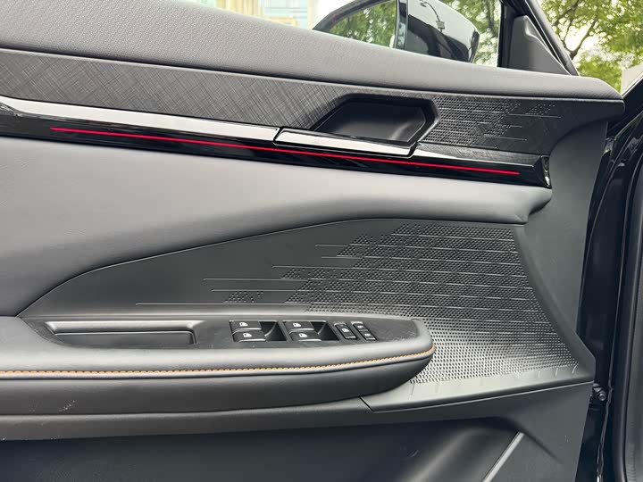 Changan UNI-V 2024 2024款 1.5T 尊贵型