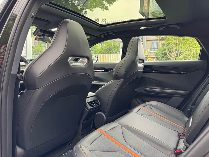 Changan UNI-V 2024 2024款 1.5T 尊贵型