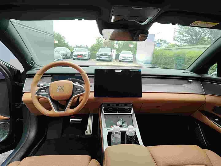 BYD Han L 2025 2025款 DM-p 四驱激光雷达旗舰型