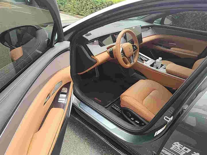 BYD Han L 2025 2025款 DM-p 四驱激光雷达旗舰型