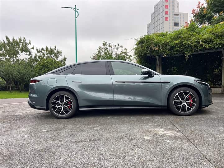 BYD Han L 2025 2025款 DM-p 四驱激光雷达旗舰型