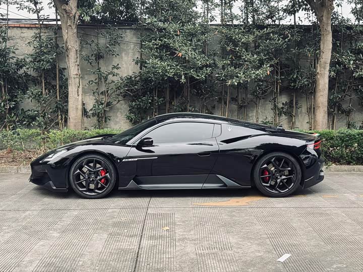 Maserati MC20 2023 2023款 3.0T 标准版